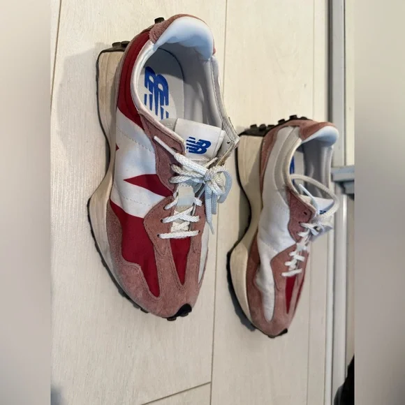 New Balance - Picture 2 of 4